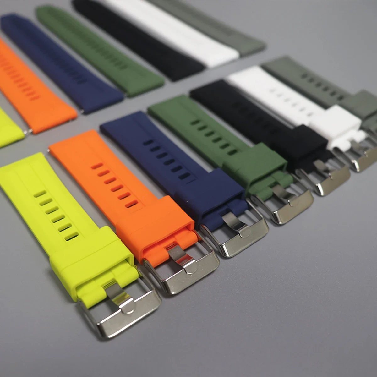 Sports Rubber Watch Strap 22mm - огляд і ціна Titan Watches Smartwatch